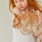 рыжая девочка и рыжий кот
